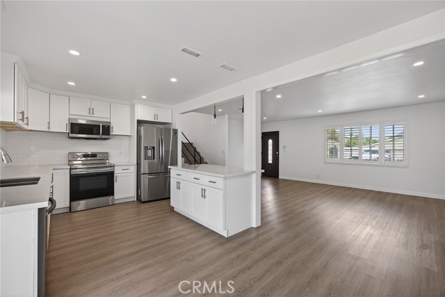 Detail Gallery Image 9 of 26 For 1163 N Hart, Orange,  CA 92867 - 5 Beds | 3 Baths