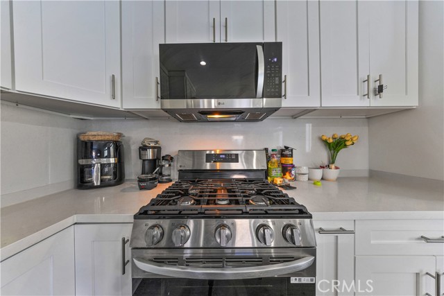 Detail Gallery Image 8 of 32 For 20200 Lassen, Chatsworth,  CA 91311 - 12 Beds | 11 Baths