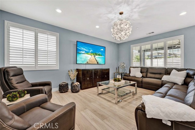 Detail Gallery Image 7 of 46 For 11599 Petunia Ct, Jurupa Valley,  CA 91752 - 5 Beds | 3 Baths