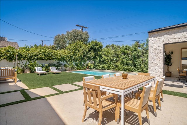 4320 Teesdale Avenue, Studio City CA: https://media.crmls.org/medias/bd9aa9c6-fadc-4669-adc9-498cbe02f090.jpg