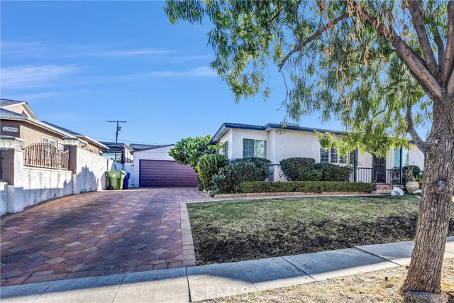 Detail Gallery Image 2 of 47 For 12832 Willard St, North Hollywood,  CA 91605 - 3 Beds | 2 Baths