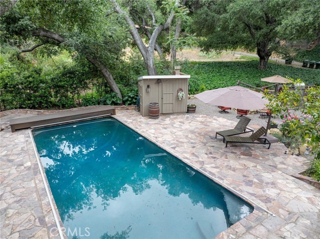 24208 Heritage Lane, Newhall CA: https://media.crmls.org/medias/bd9b9c14-e3ad-4ff6-b30a-dd7537d01210.jpg