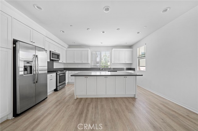 Detail Gallery Image 15 of 33 For 143 Frame, Irvine,  CA 92618 - 3 Beds | 3/1 Baths