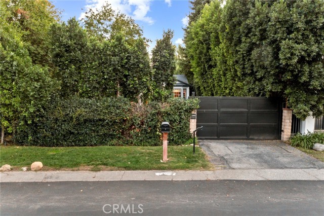 Detail Gallery Image 4 of 35 For 22900 Hatteras Ave, Woodland Hills,  CA 91367 - 3 Beds | 2/1 Baths