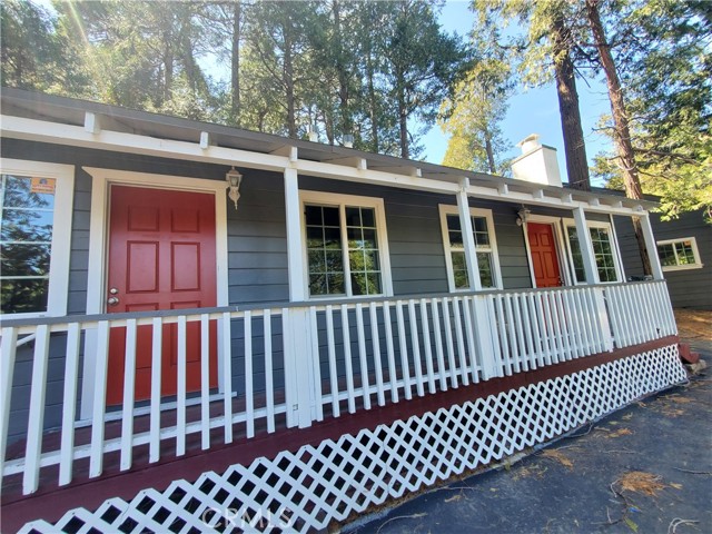 Detail Gallery Image 1 of 8 For 23715 Scenic Dr #2,  Crestline,  CA 92325 - 1 Beds | 1 Baths