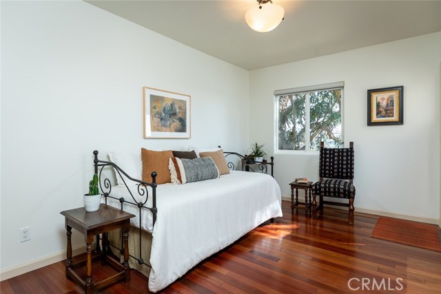 Detail Gallery Image 25 of 58 For 1404 Corona Dr, Glendale,  CA 91205 - 4 Beds | 2/1 Baths