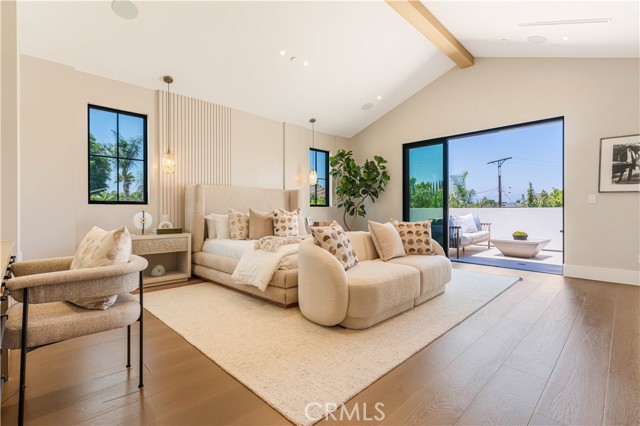 Detail Gallery Image 24 of 37 For 16711 Moorpark St, Encino,  CA 91436 - 6 Beds | 6/1 Baths