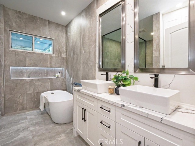 Detail Gallery Image 23 of 52 For 5 Cayuse Ln, Rancho Palos Verdes,  CA 90275 - 5 Beds | 5 Baths