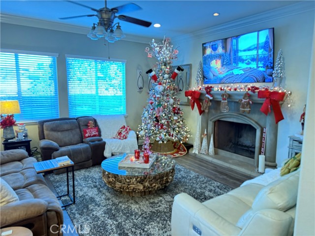 30610 Early Round Drive, Canyon Lake CA: https://media.crmls.org/medias/bd9e32e0-68d5-4d63-8f8e-3272a11fd4a2.jpg