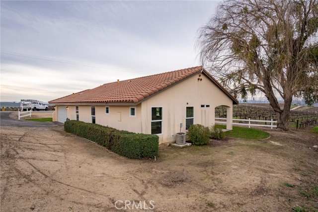 8460 Magdalena Drive, San Miguel CA: https://media.crmls.org/medias/bd9ea0a5-238b-4aaf-a577-0690ded165e4.jpg