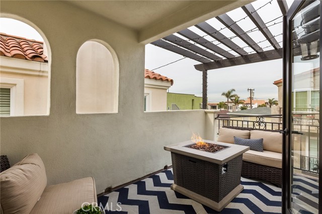 155 1st Court, Hermosa Beach, California 90254, 4 Bedrooms Bedrooms, ,2 BathroomsBathrooms,Residential,Sold,1st,SB17000952