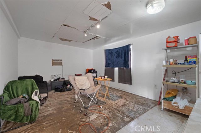 1040 E 67th Street, Long Beach CA: https://media.crmls.org/medias/bda04b0f-5458-47c1-8349-271595af54cf.jpg