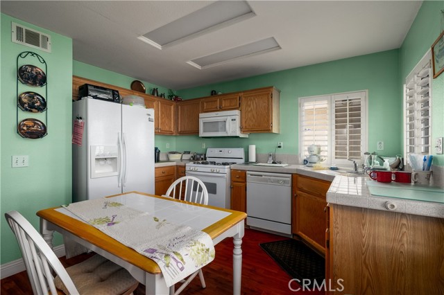 Detail Gallery Image 10 of 24 For 15465 Caballo Rd, Moreno Valley,  CA 92555 - 3 Beds | 2/1 Baths