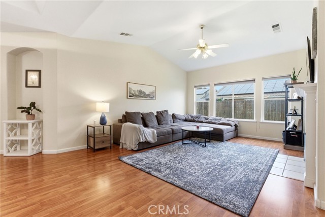 Detail Gallery Image 10 of 41 For 535 Mallard, Lemoore,  CA 93245 - 3 Beds | 2 Baths