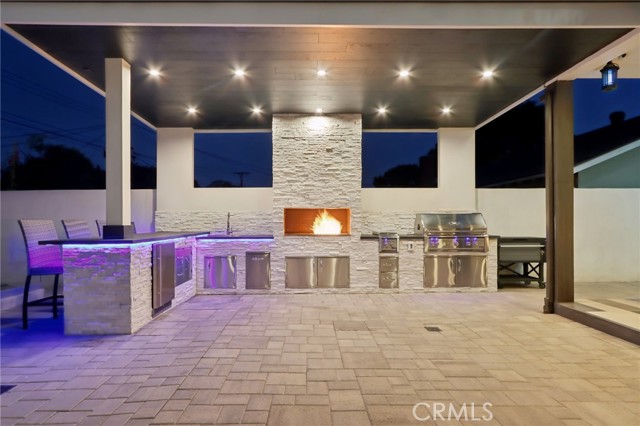 10418 Rubio Avenue, Granada Hills CA: https://media.crmls.org/medias/bda145aa-7f22-4721-9687-ae2ae6a0050a.jpg