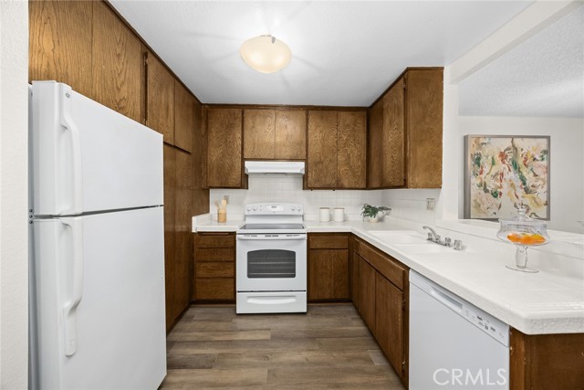 Detail Gallery Image 8 of 44 For 360 S Euclid Ave #219,  Pasadena,  CA 91101 - 2 Beds | 2 Baths