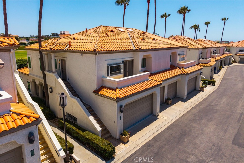 48 Tennis Villas