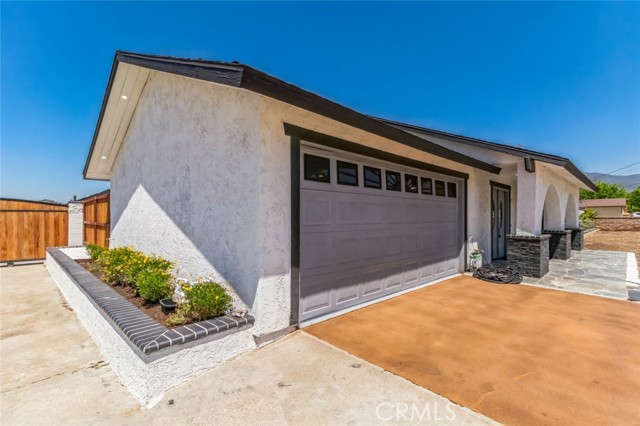 6268 Maloof Avenue, Fontana, California 92336, 3 Bedrooms Bedrooms, ,2 BathroomsBathrooms,Single Family Residence,For Sale,Maloof,DW24089516