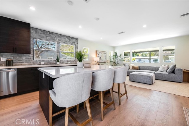 Detail Gallery Image 31 of 36 For 22919 Leonora Dr, Woodland Hills,  CA 91367 - 4 Beds | 2 Baths