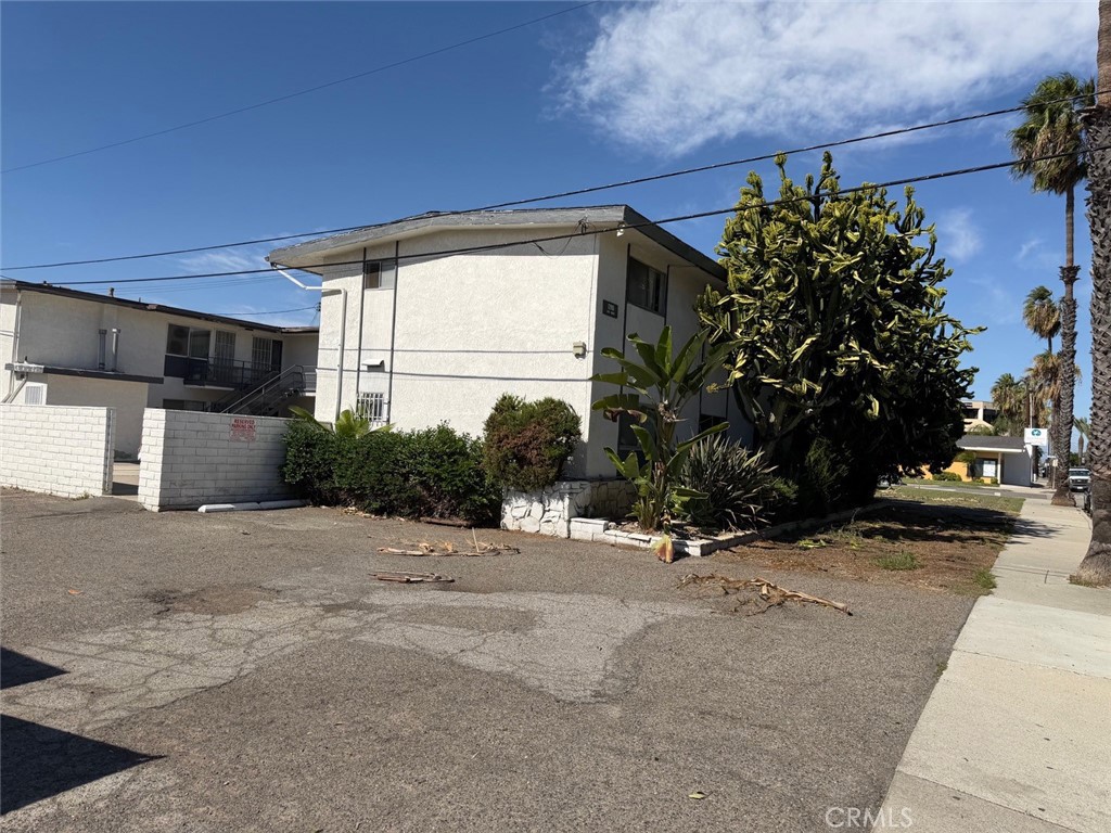 SingleFamilyResidence at 12905 Palm