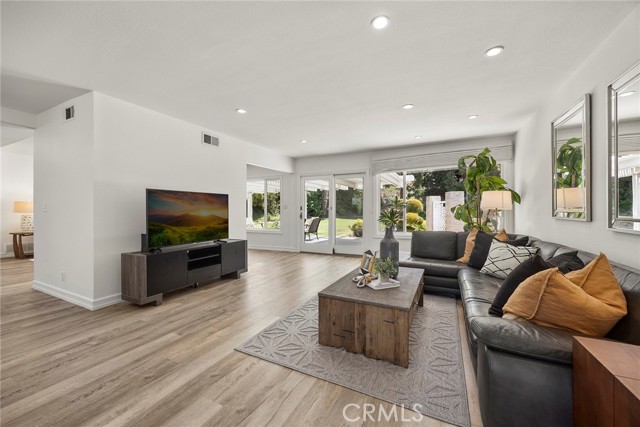 Image 8 of 38 For 1000 Verona Drive