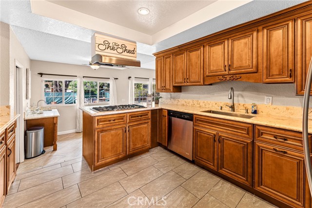 Detail Gallery Image 12 of 48 For 1236 E Sierra Madre, Glendora,  CA 91741 - 5 Beds | 3 Baths