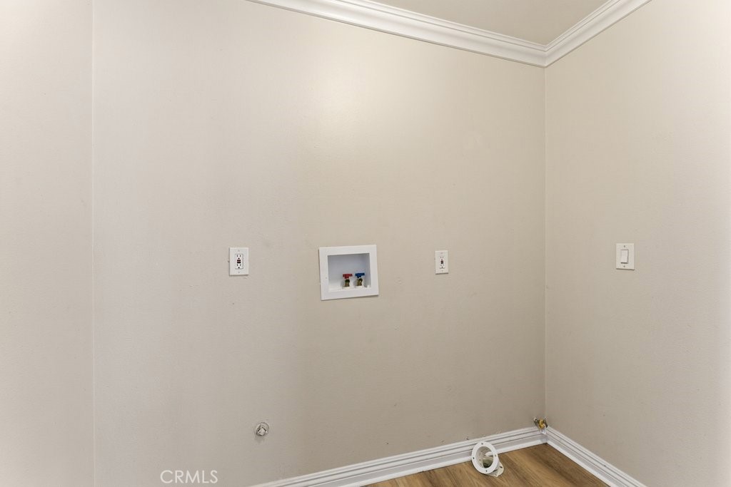 https://media.crmls.org/medias/bda56b56-034e-4b0d-95f0-ed597ecd0e37.jpg?preset=X-Large