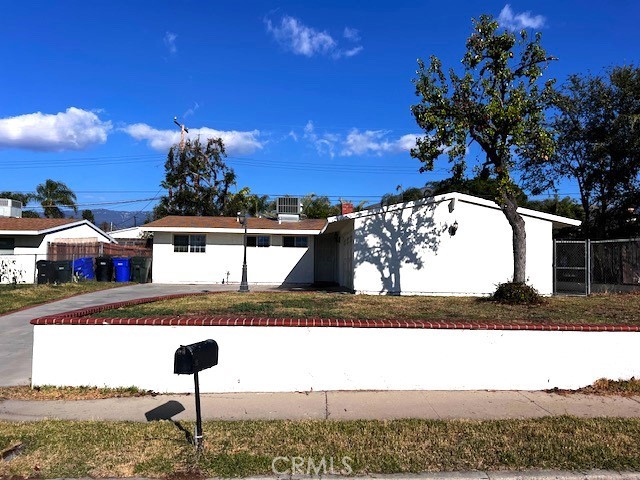 Detail Gallery Image 4 of 41 For 26930 14th St, Highland,  CA 92346 - 3 Beds | 1/1 Baths