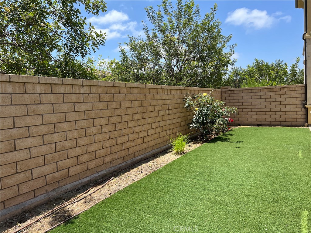 https://media.crmls.org/medias/bda58cdb-f2b1-4854-a08c-a0f8eb330a51.jpg?preset=X-Large