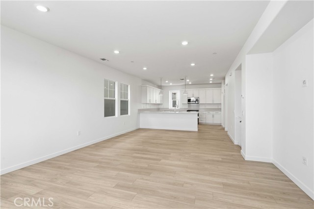 Detail Gallery Image 14 of 33 For 2513 Iconic St, South El Monte,  CA 91733 - 4 Beds | 3/1 Baths