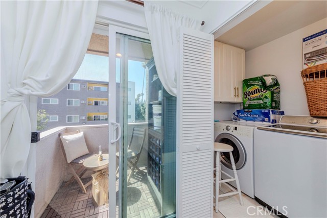 Detail Gallery Image 10 of 32 For 358 S Gramercy Pl #201,  Los Angeles,  CA 90020 - 2 Beds | 2 Baths