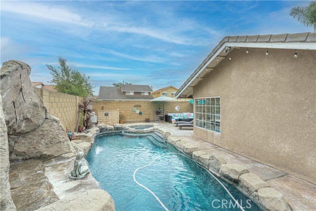 Detail Gallery Image 34 of 43 For 18250 Devonwood Cir, Fountain Valley,  CA 92708 - 3 Beds | 2 Baths