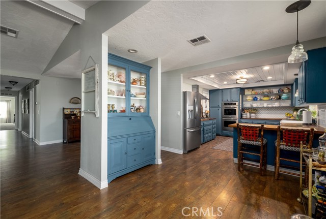 22831 Skylink Drive, Canyon Lake CA: https://media.crmls.org/medias/bda88187-7ffd-4c0f-aac6-ad80dda75462.jpg