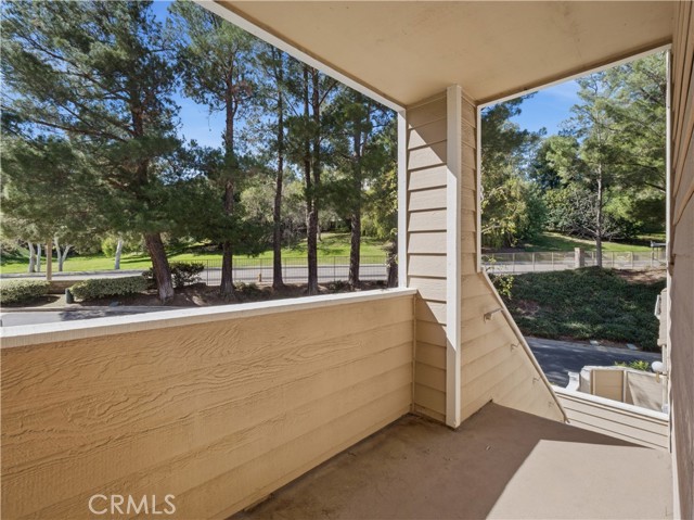 Detail Gallery Image 3 of 34 For 24528 Mcbean Pkwy #30,  Valencia,  CA 91355 - 2 Beds | 2 Baths