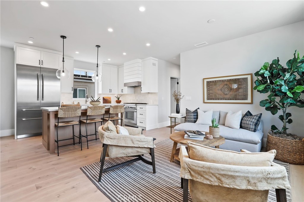 Bda8eb8f F682 46b0 802c D1cd855cedb4