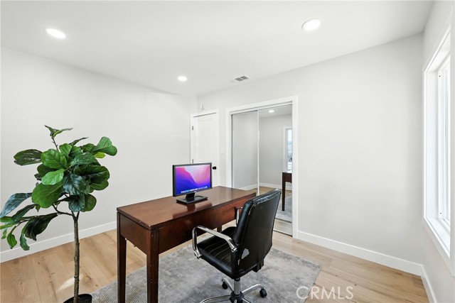 9533 Paramount Boulevard, Downey CA: https://media.crmls.org/medias/bda90e20-3436-437e-9e0b-668c1a5302ff.jpg