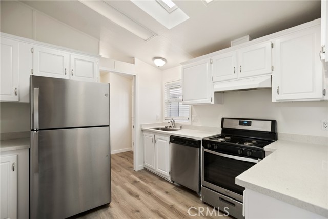 Detail Gallery Image 11 of 37 For 8250 Lankershim Blvd #33,  North Hollywood,  CA 91605 - 3 Beds | 2 Baths