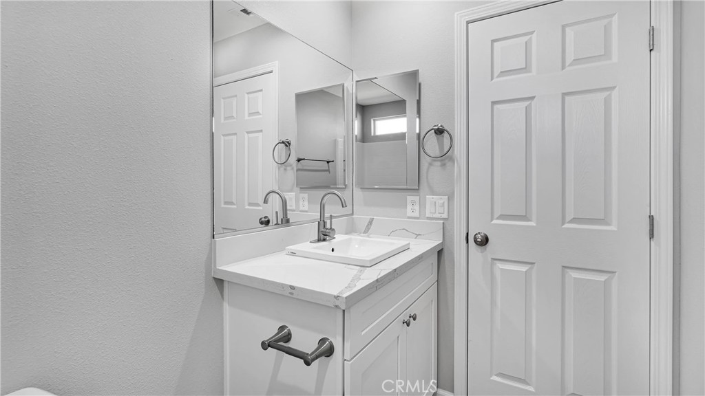 https://media.crmls.org/medias/bda9ab19-8575-4ef9-a3d7-8313ca2d5d0a.jpg?preset=X-Large