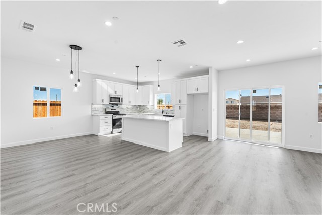 Detail Gallery Image 8 of 47 For 8624 Forest Blvd, California City,  CA 93505 - 3 Beds | 2 Baths