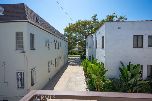 128 S Harper Avenue, Los Angeles CA: https://media.crmls.org/medias/bdaa88c0-c8db-45c7-b3c3-920e4f5ee8b2.jpg