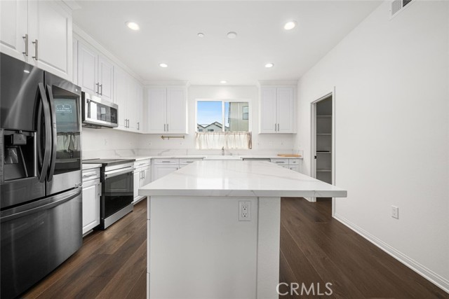 Detail Gallery Image 18 of 63 For 5860 Linden #8,  Long Beach,  CA 90805 - 3 Beds | 2/1 Baths