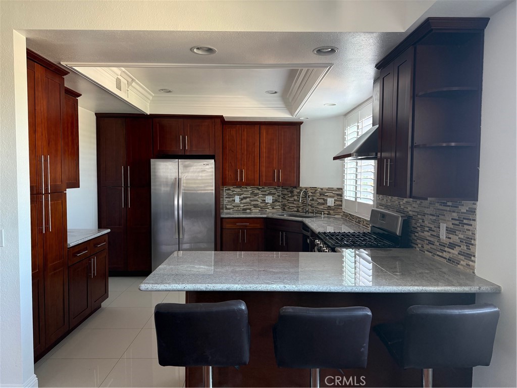 116 N Swall #402