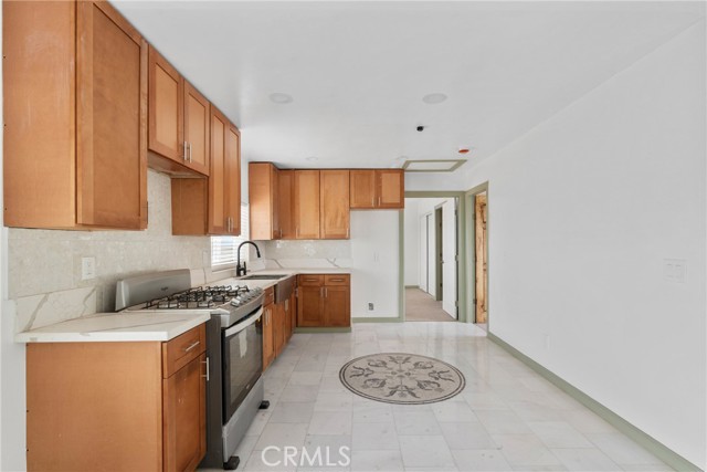 12185 Atsina Road, Phelan CA: https://media.crmls.org/medias/bdac2fb6-82cd-4aee-83d0-fc792521a1ef.jpg