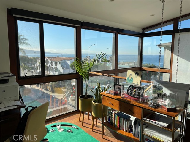 1501 Crest Drive, Manhattan Beach CA: https://media.crmls.org/medias/bdac38fa-fa82-4e86-9c51-f8ffcb2a4ea6.jpg