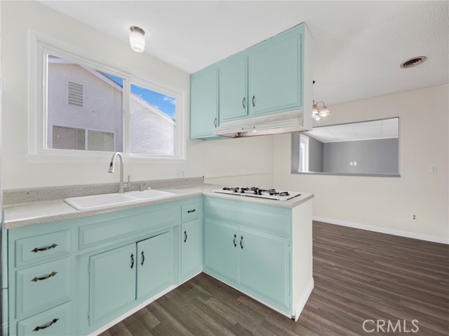 Detail Gallery Image 50 of 53 For 6215 Glide Ave, Woodland Hills,  CA 91367 - 4 Beds | 3 Baths