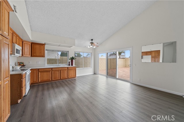 5161 Rotherham Circle, Westminster CA: https://media.crmls.org/medias/bdad0976-3fff-4fae-b679-b6ebb93efb32.jpg