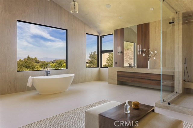 24255 Bridle Trail Road, Hidden Hills CA: https://media.crmls.org/medias/bdad8d66-98bf-400d-ae7c-88326f919a1a.jpg