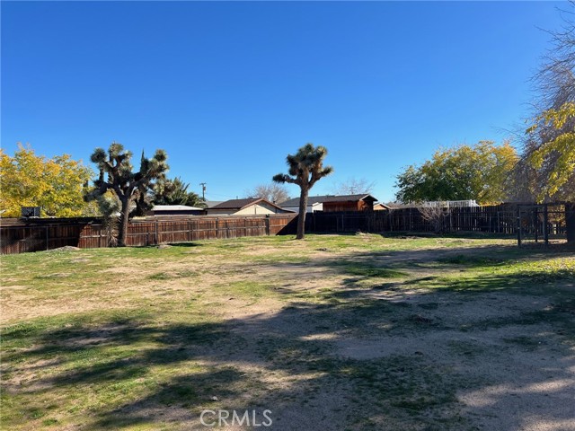 Detail Gallery Image 25 of 63 For 10643 Redwood, Hesperia,  CA 92345 - 3 Beds | 1 Baths