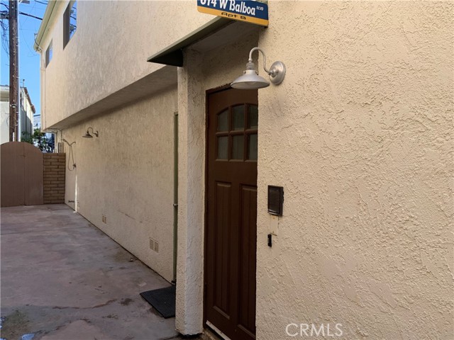 814 W Balboa Boulevard, Newport Beach CA: https://media.crmls.org/medias/bdadaffe-d8fc-4e3f-afb1-f61b2fe28b77.jpg