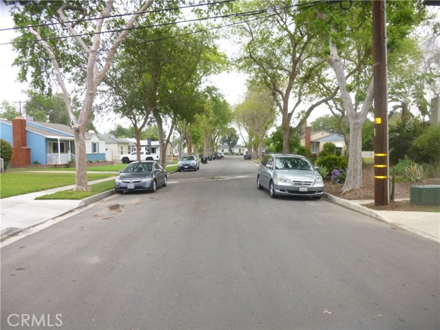 Detail Gallery Image 5 of 45 For 1747 Valencia Ave, San Bernardino,  CA 92404 - 3 Beds | 2 Baths